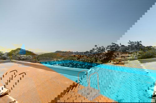 Foto 32 - Belvilla by OYO Modern Villa in Nissoria With Pool