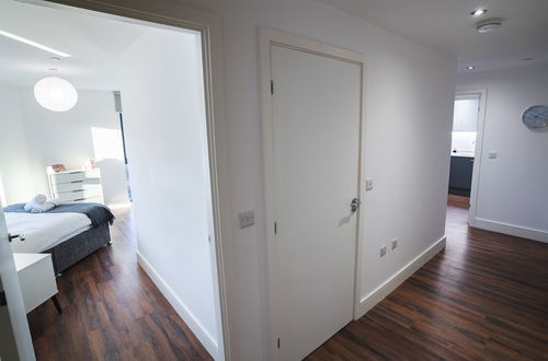 Photo 3 - Staycay Modern 2-bed Apartment in Sheffield City Centre