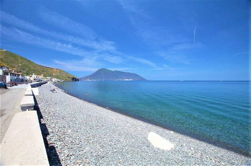 Photo 18 - Seafront Apartment - Beach in front