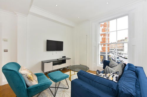 Photo 17 - Stunning Sloane Square 2 Bed 2 5 Bath 2 5 Million