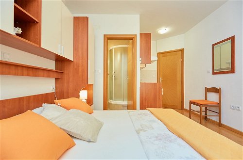 Foto 16 - Apartments Zelic Tucepi
