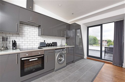 Foto 9 - Modern & Spacious 2 Bed Apartment at Clapham Junction