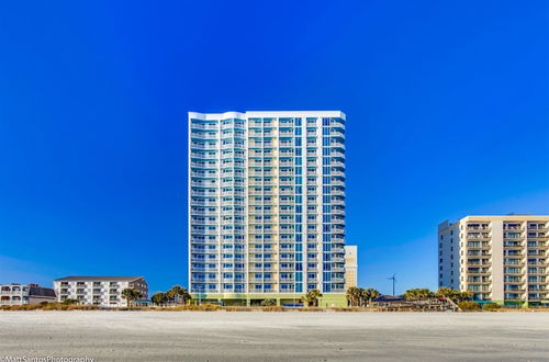 Photo 59 - Towers On The Grove Condo