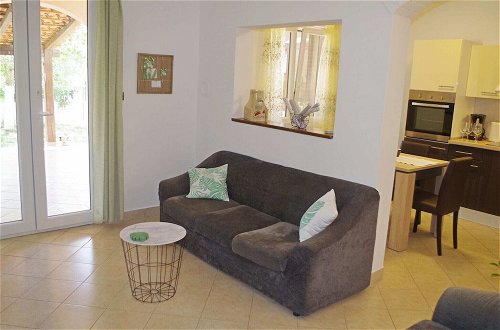 Foto 10 - Comfortable Apartment in Valbandon With Terrace