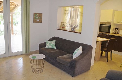 Foto 7 - Comfortable Apartment in Valbandon With Terrace