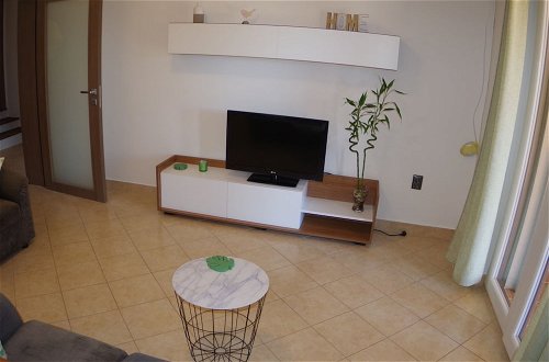 Foto 8 - Comfortable Apartment in Valbandon With Terrace