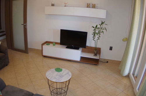 Photo 7 - Comfortable Apartment in Valbandon With Terrace