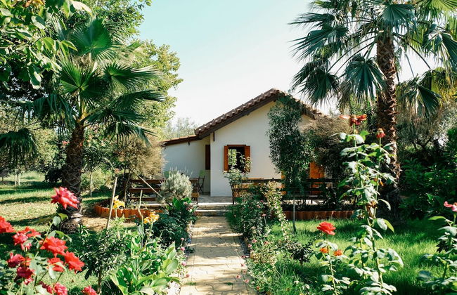 Beautiful Village Bungalow - Photo 1