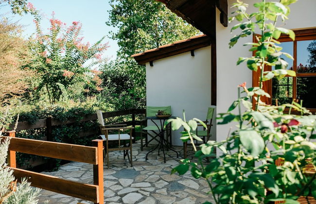 Beautiful Village Bungalow - Photo 18