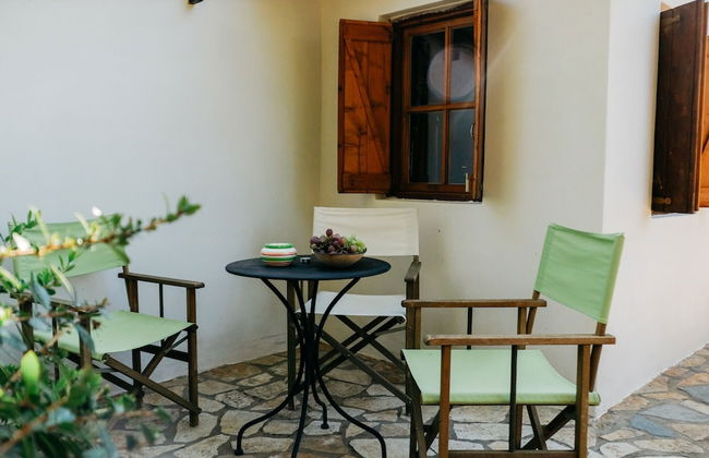 Beautiful Village Bungalow - Photo 20