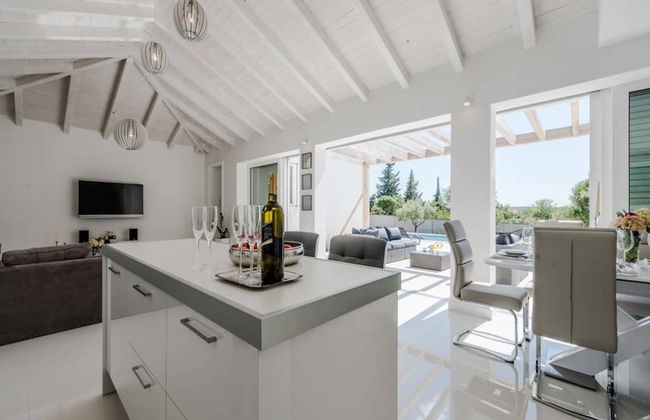 Villa in Debeljak With Pool Near the Sea - Foto 8