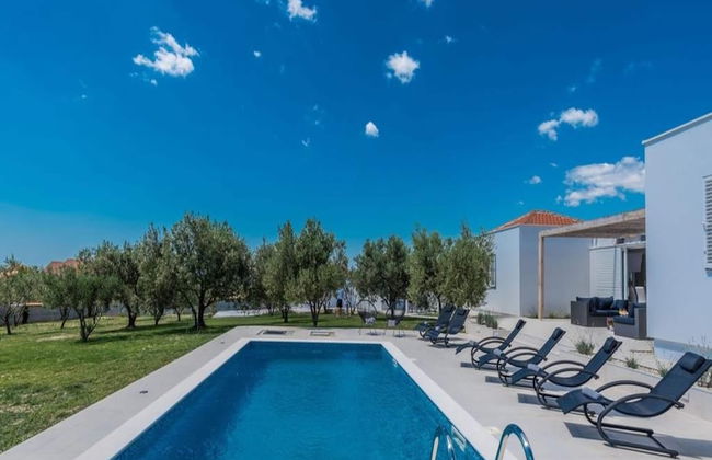 Villa in Debeljak With Pool Near the Sea - Foto 18