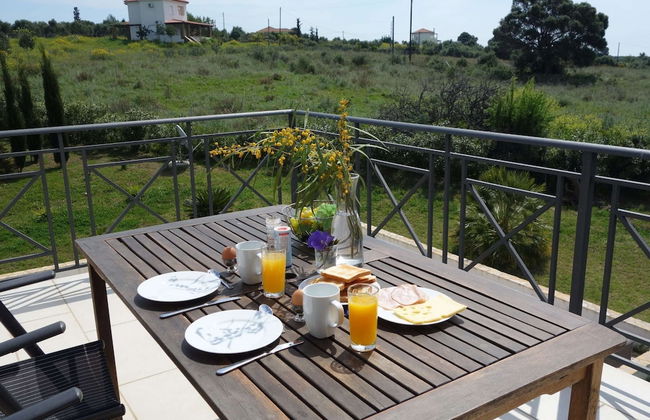 Elegant Villa in Evangelismos with Pool & Garden near Sea Beach - Foto 11
