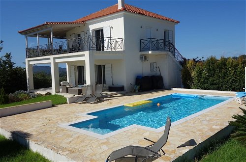 Foto 1 - Elegant Villa in Evangelismos with Pool & Garden near Sea Beach