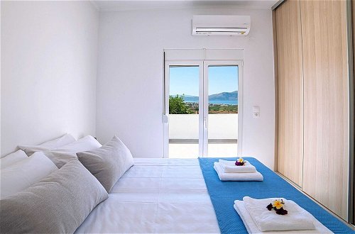 Foto 3 - New Beautiful Villa With Private Pool at Coastal Area Just Outside Rethymno, NW