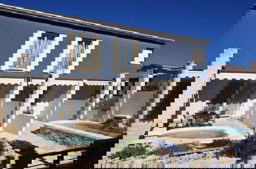 Photo 26 - Modern Villa With Swimming Pool