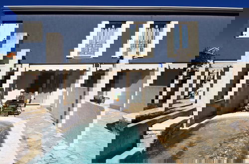 Foto 19 - Modern Villa With Swimming Pool