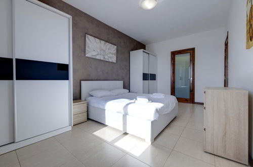 Foto 41 - Modern 3 Bedroom Apartment in Central Sliema