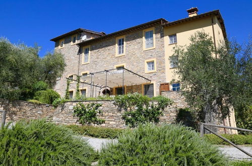 Photo 25 - Luxury 6-bed Tuscan Villa Near Lucca