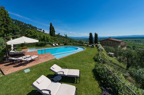 Photo 15 - Luxury 6-bed Tuscan Villa Near Lucca