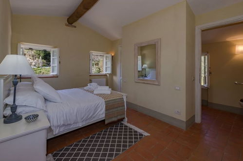 Foto 7 - Luxury 6-bed Tuscan Villa Near Lucca