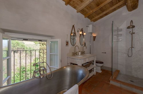 Foto 12 - Luxury 6-bed Tuscan Villa Near Lucca