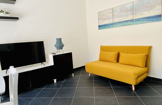 Cosy Flat with Sea View Balcony - Photo 7