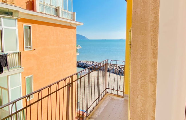 Cosy Flat with Sea View Balcony - Photo 1