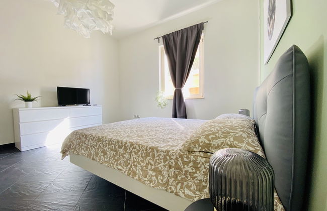 Cosy Flat with Sea View Balcony - Photo 2