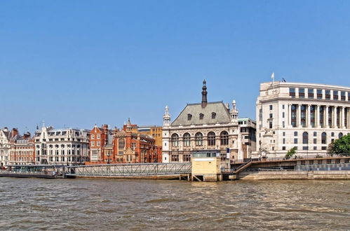 Photo 21 - Chelsea Beautiful 1 bed Apartment in Mansion Block With River View Cheyne Walk