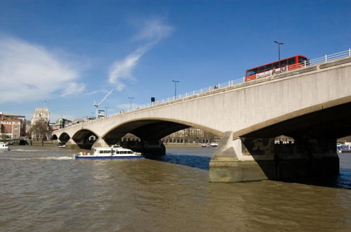 Photo 24 - Chelsea Beautiful 1 bed Apartment in Mansion Block With River View Cheyne Walk