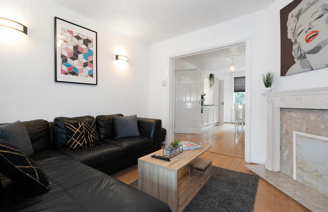 Stylish Three Bedroom House With Garden in Birmingham Suburb - Foto 22
