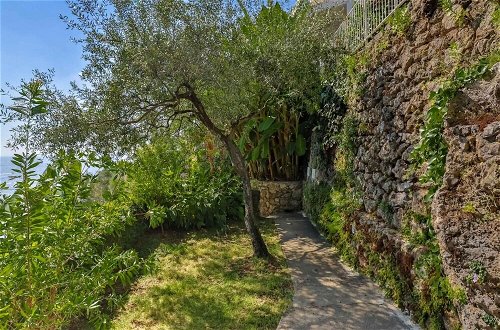 Photo 17 - Luxury Room With sea View in Amalfi ID 3927