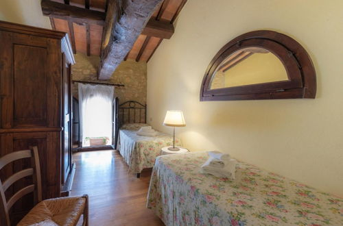 Foto 6 - Apartment in Chianti With Pool ID 452