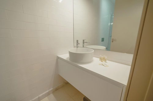 Photo 12 - Legacy Oporto Premium Apartment B