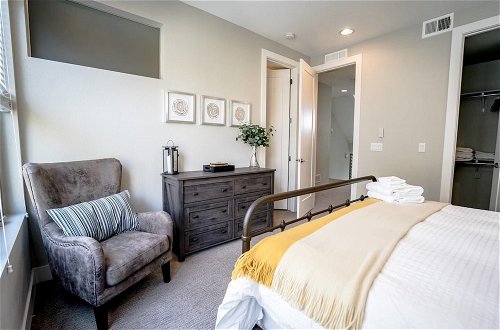 Foto 3 - Mile High Lifestyle Townhome in Golden Triangle Rooftop Views