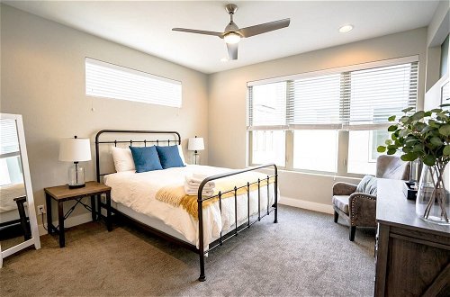 Foto 9 - Mile High Lifestyle Townhome in Golden Triangle Rooftop Views