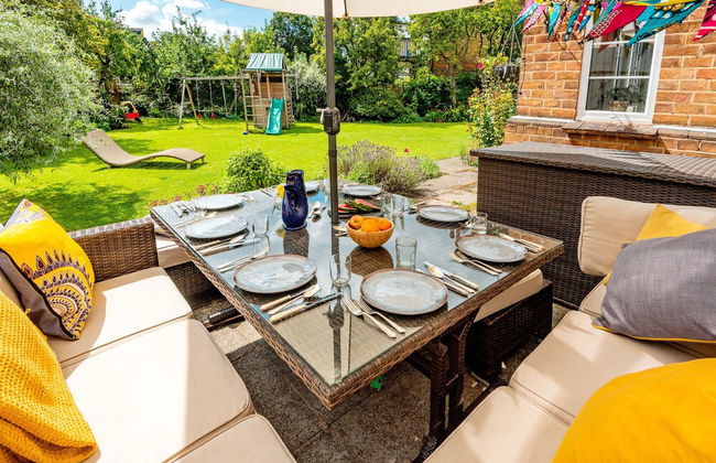 Majestic Home With Beautiful Garden in North West London by Underthedoormat - Foto 25