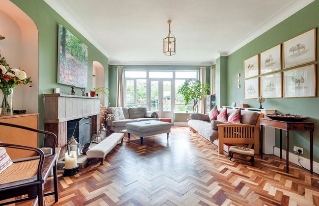 Majestic Home With Beautiful Garden in North West London by Underthedoormat - Foto 15
