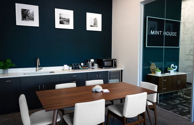 Mint House Greenville - Downtown - Photo 60