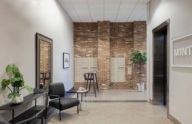 Mint House Greenville - Downtown - Photo 4