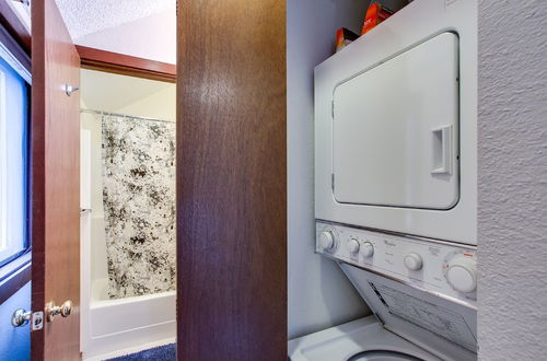 Photo 19 - 14SW - Fireplace - Dishwasher - Washer/Dryer - Sleeps 6