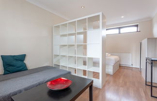 Photo 1 - 4 Bedroom Mews House in Kensal Rise