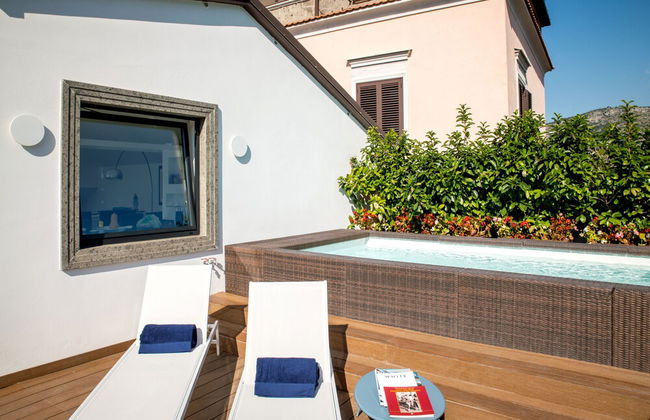 Luxury Apartment with Penthouse and Pool - Photo 38