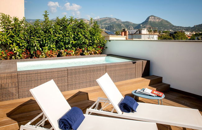 Luxury Apartment with Penthouse and Pool - Photo 40