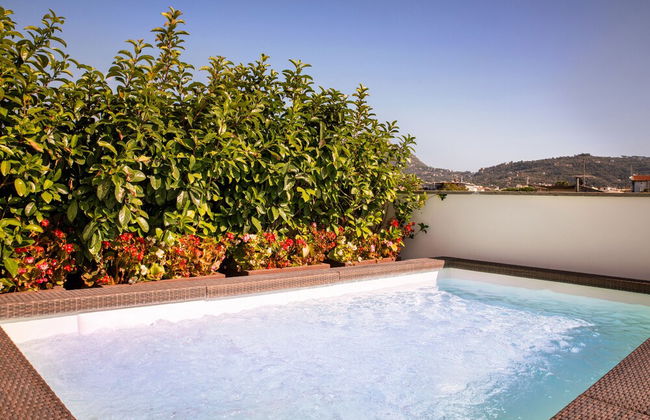 Luxury Apartment with Penthouse and Pool - Photo 41