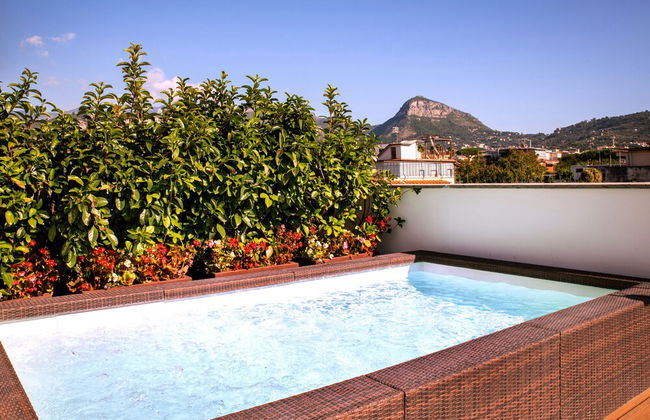 Luxury Apartment with Penthouse and Pool - Photo 39
