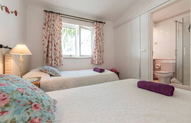 Immaculate 3-bed Villa in Guia Private Pool - Foto 12