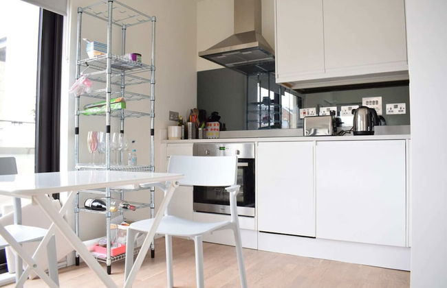 Bright 1 Bedroom Flat in North London With Balcony - Foto 4