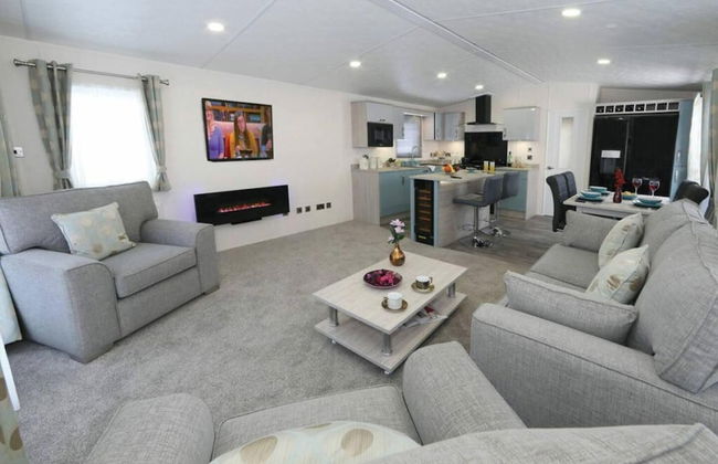 Superior 6 Berth Holiday Home in Suffolk, - Foto 1
